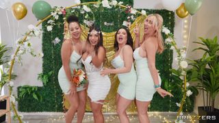 Savanah Storm and Brandy Salazar fuck the waiter Van Wylde