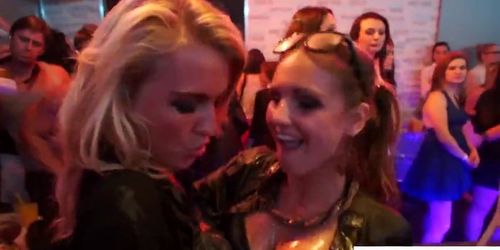 Real euro amateurs sucking strippers dick